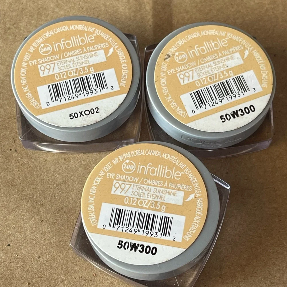 L'Oreal Infallible Eyeshadow - Eternal Sunshine (Gold)